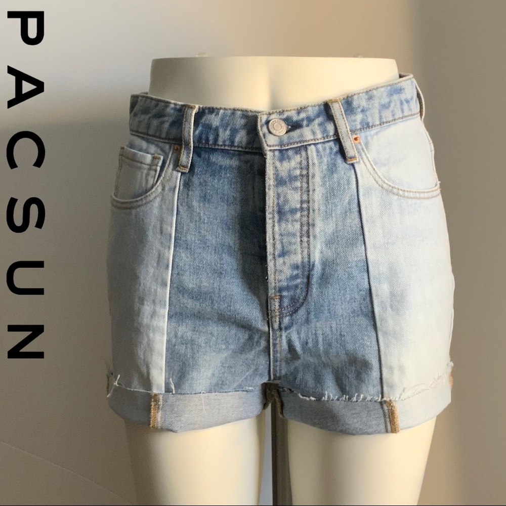 PacSun Two-Tone High
Waisted Frayed Hem
Denim Shorts Sz. 26 NWOT